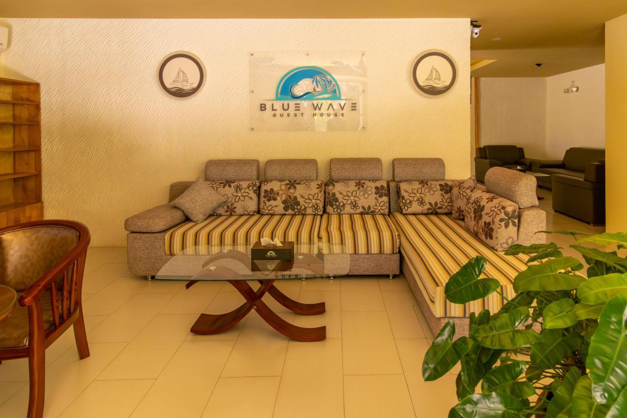 บลูเวฟ เกสต์เฮาส์ มัลดีฟส์ Kudahuvadhoo ภายนอก รูปภาพ